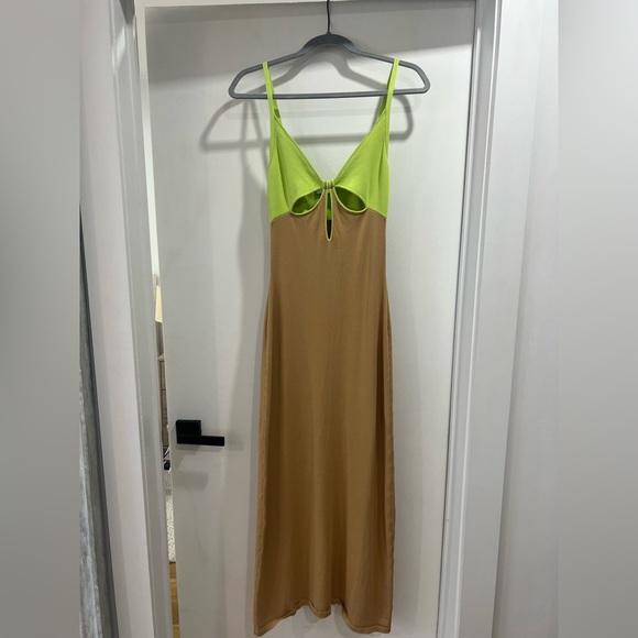 GINIA VENICE KEYHOLE DRESS IN SAND/PISTACHIO - Picture 12 of 15